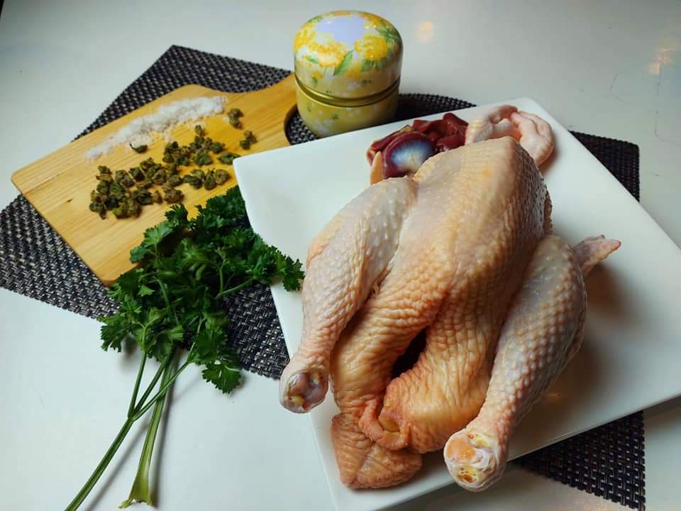 Free-Range Qing Yuan Chicken 120 days 清远走地鸡 (Gross Weight: 1.8Kg - 2.0Kg)